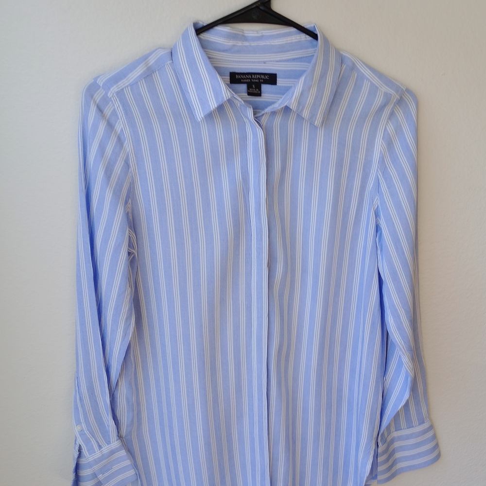 Banana Republic Light Blue and White Striped Blouse - Picture 2 of 9